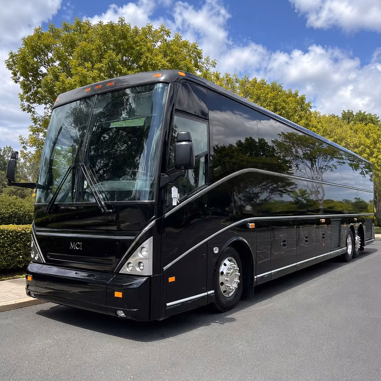 shuttle your team between springfield hotels and the massmutual center with ease
